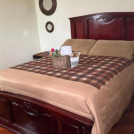Hostal Jora Continental Cotacachi Eksteriør billede